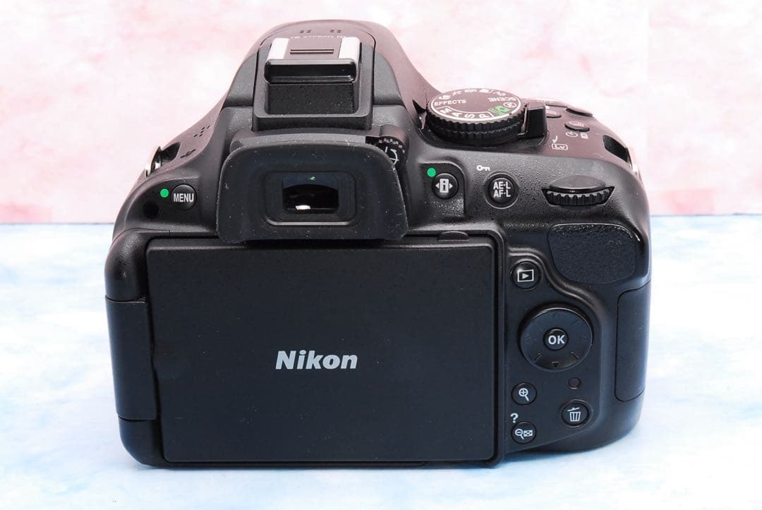 ☆Nikon D5200☆一眼レフカメラ☆手ぶれ補正Wレンズ☆付属品多数でお得！
