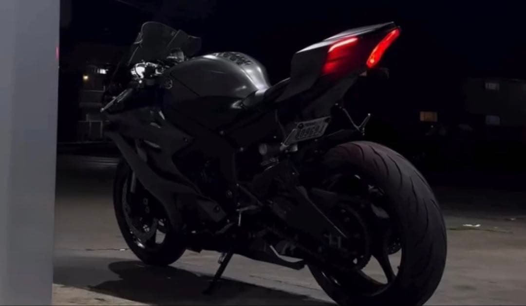 YZF R6 テールカウルランプ