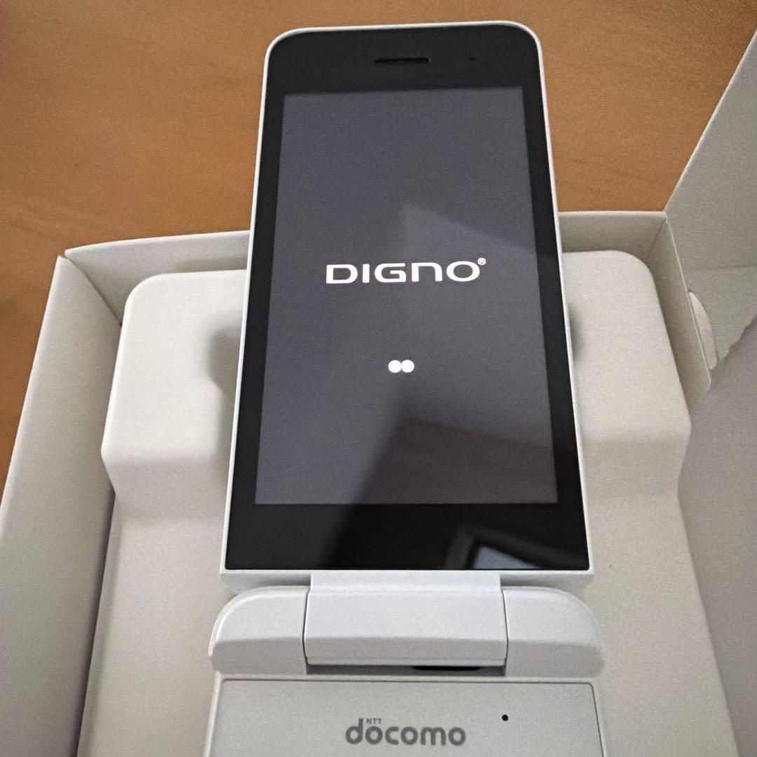 docomo DIGNO 折りたたみ式携帯電話 ホワイト　KY-42C