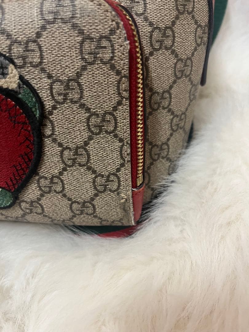 GUCCI 刺繍 リュック