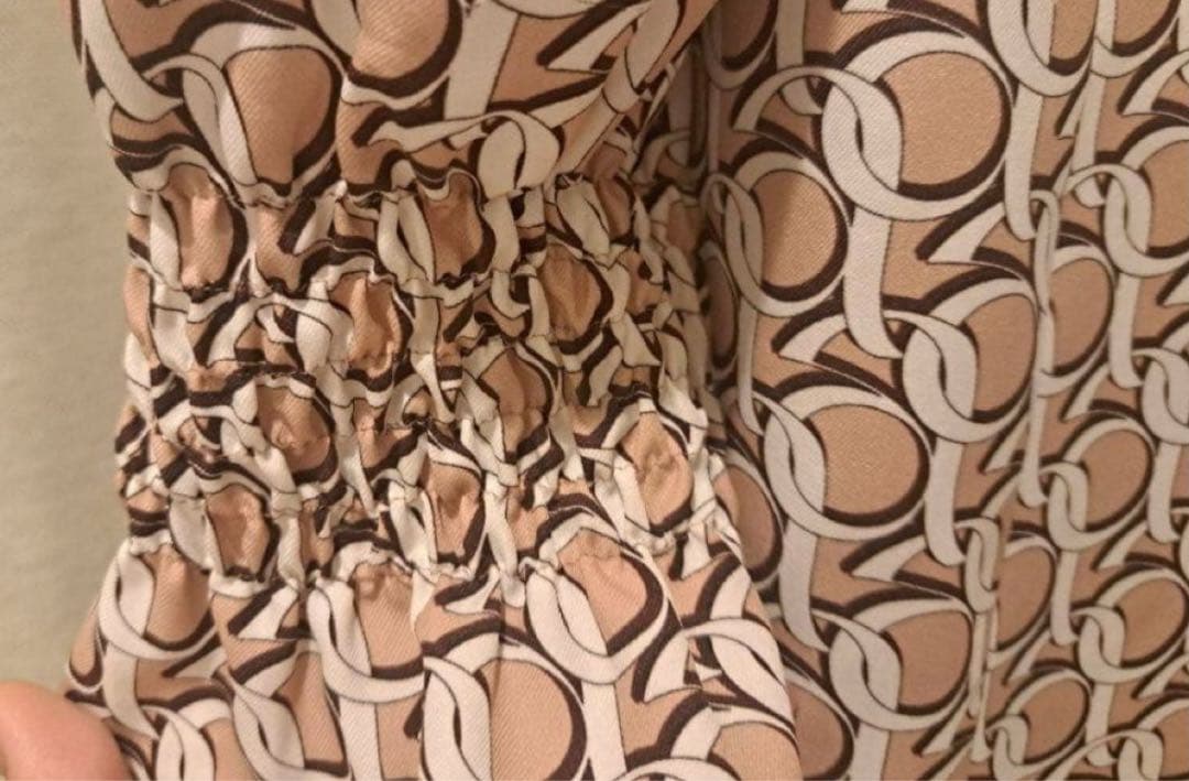 エレガントなADEAMのプリントワンピース