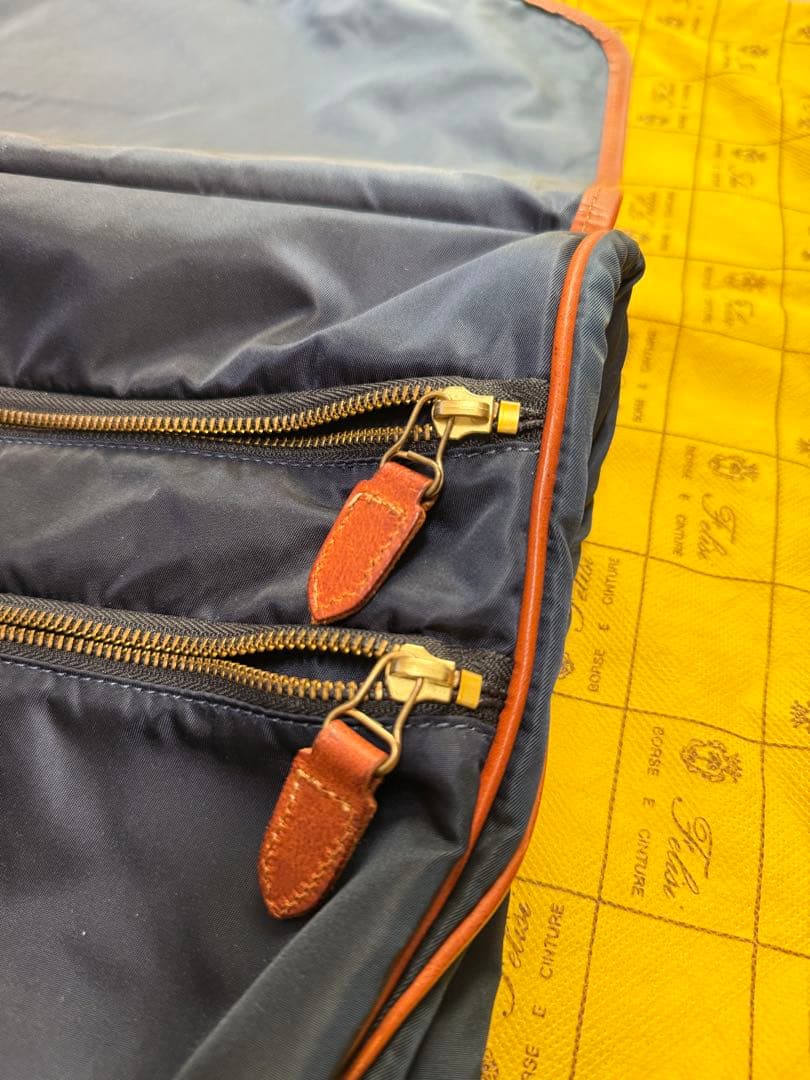 Felisiフェリージ　ガーメントバッグ　NAVY