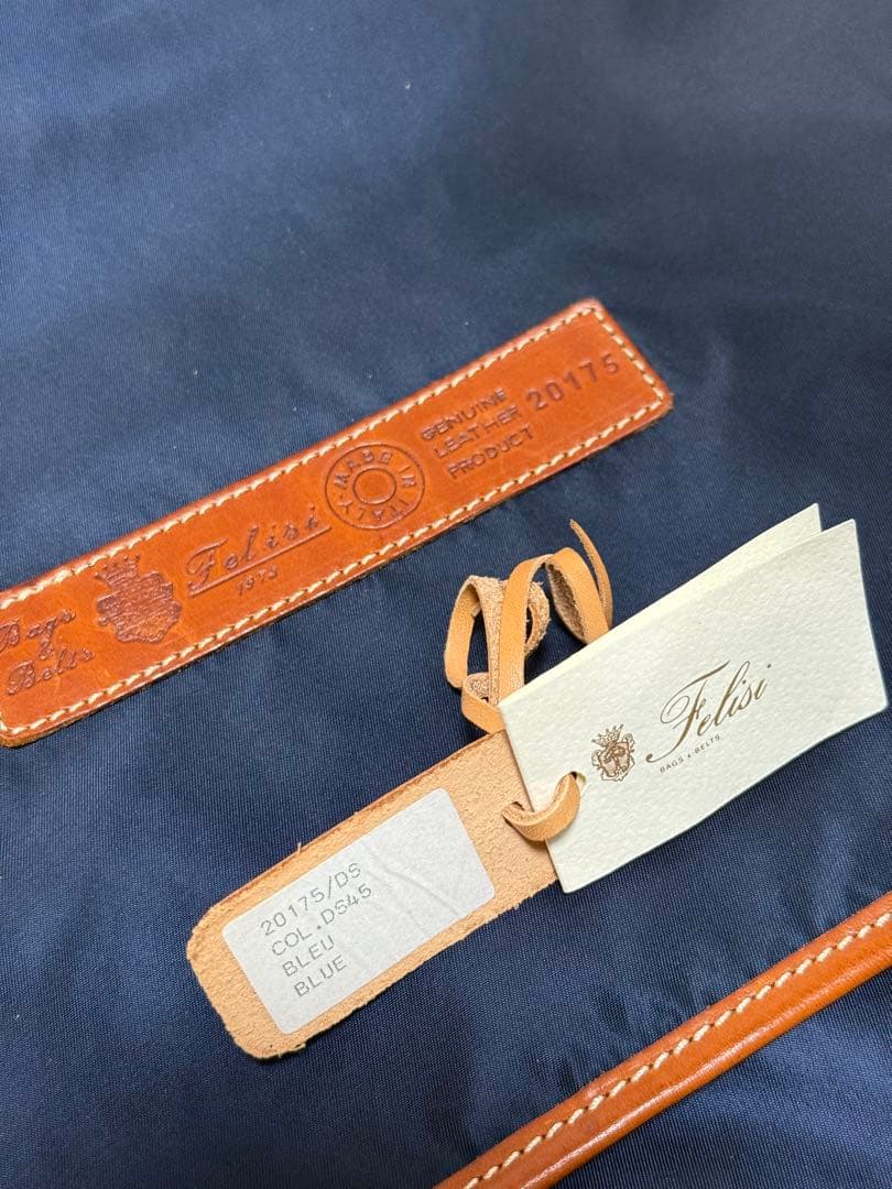 Felisiフェリージ　ガーメントバッグ　NAVY