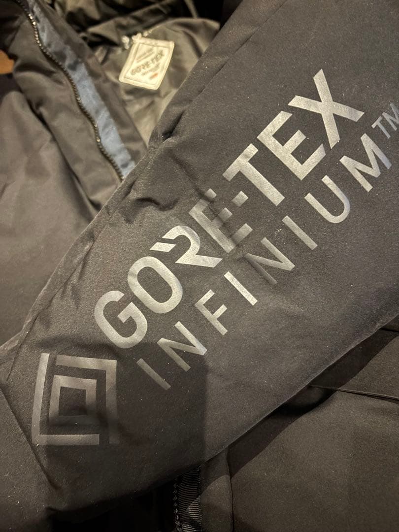 +phenix(プラスフェニックス) GORE-TEX ダウン　ネイビー　Ｍ