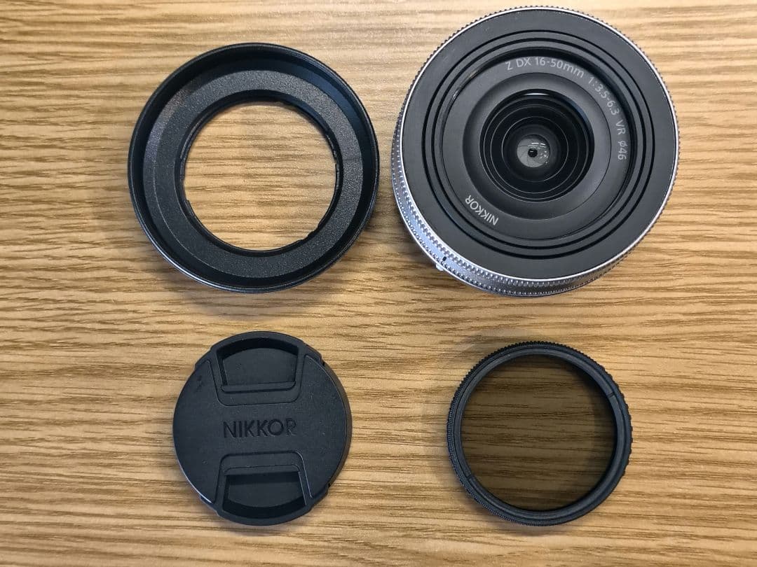 ニコン　DX 16-50mm f/3.5-6.3 VR シルバー Zマウント