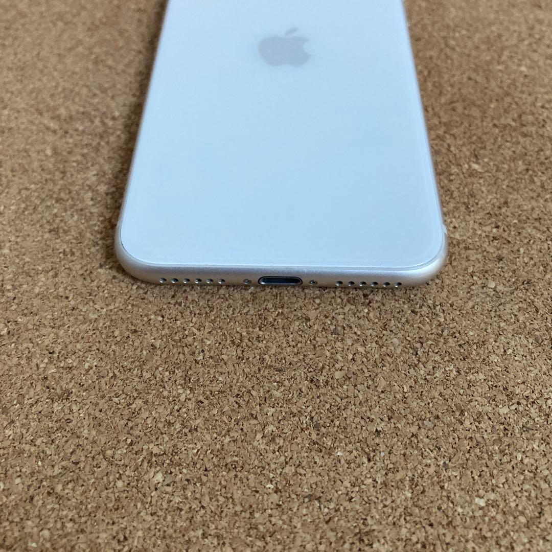 3908 電池新品☆比較的美品☆iPhoneSE3 64GB SIMフリー☆