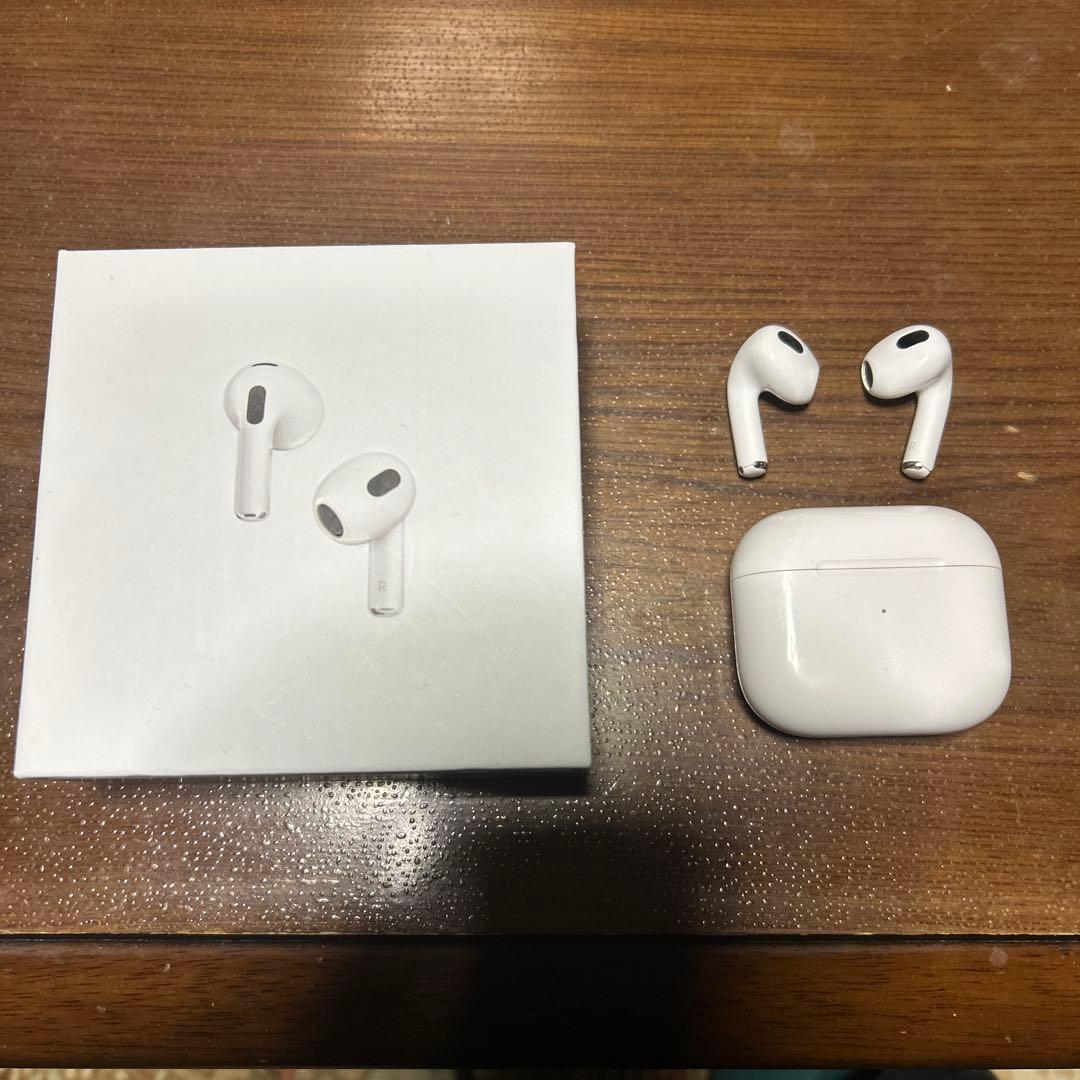 AirPods第3世代 充電ケース付き