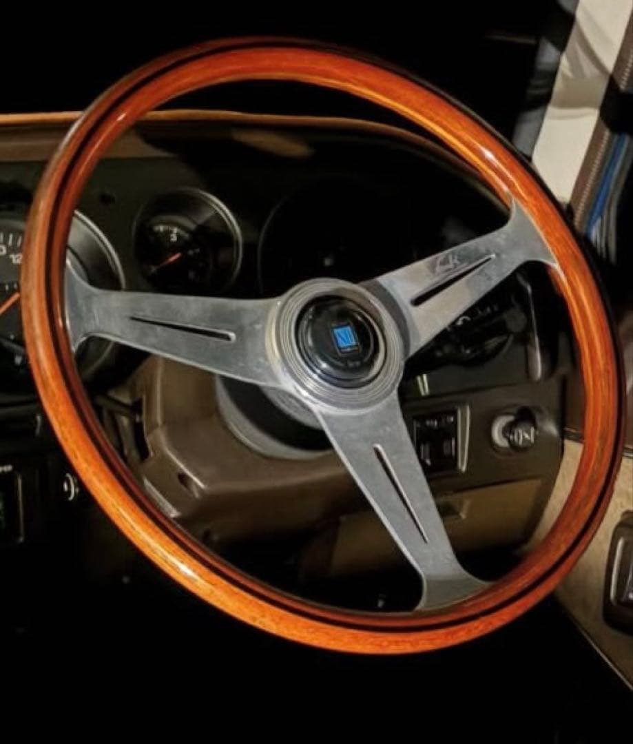 ナルディウッドステアリング