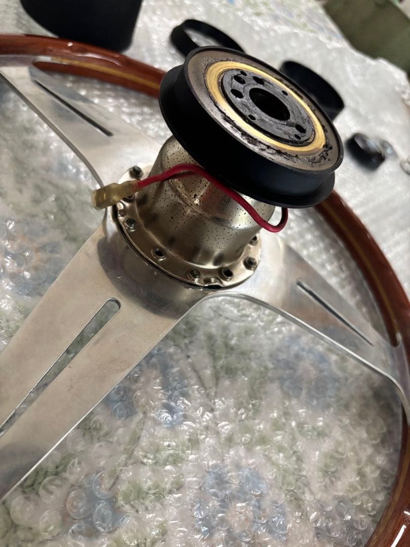 ナルディウッドステアリング