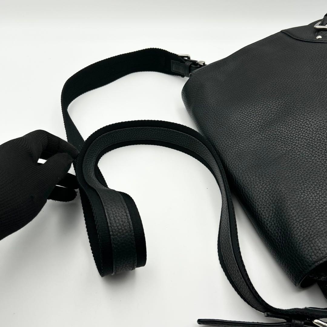 希少✨ ヒューゴボス メッセンジャーバッグ A4収納可 シボ革 ブラック ロゴ