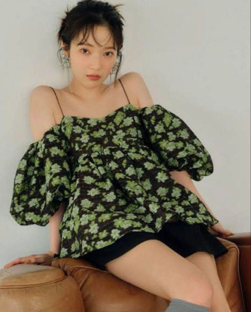 Lily Brown 3wayジャガードペプラムビスチェ