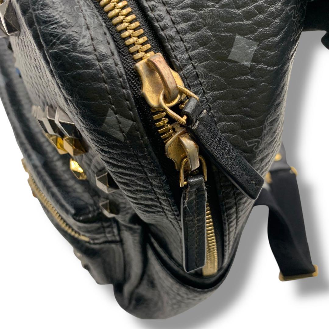 MCM リュック　レザー　スタッズ　黒　ブラック　総柄