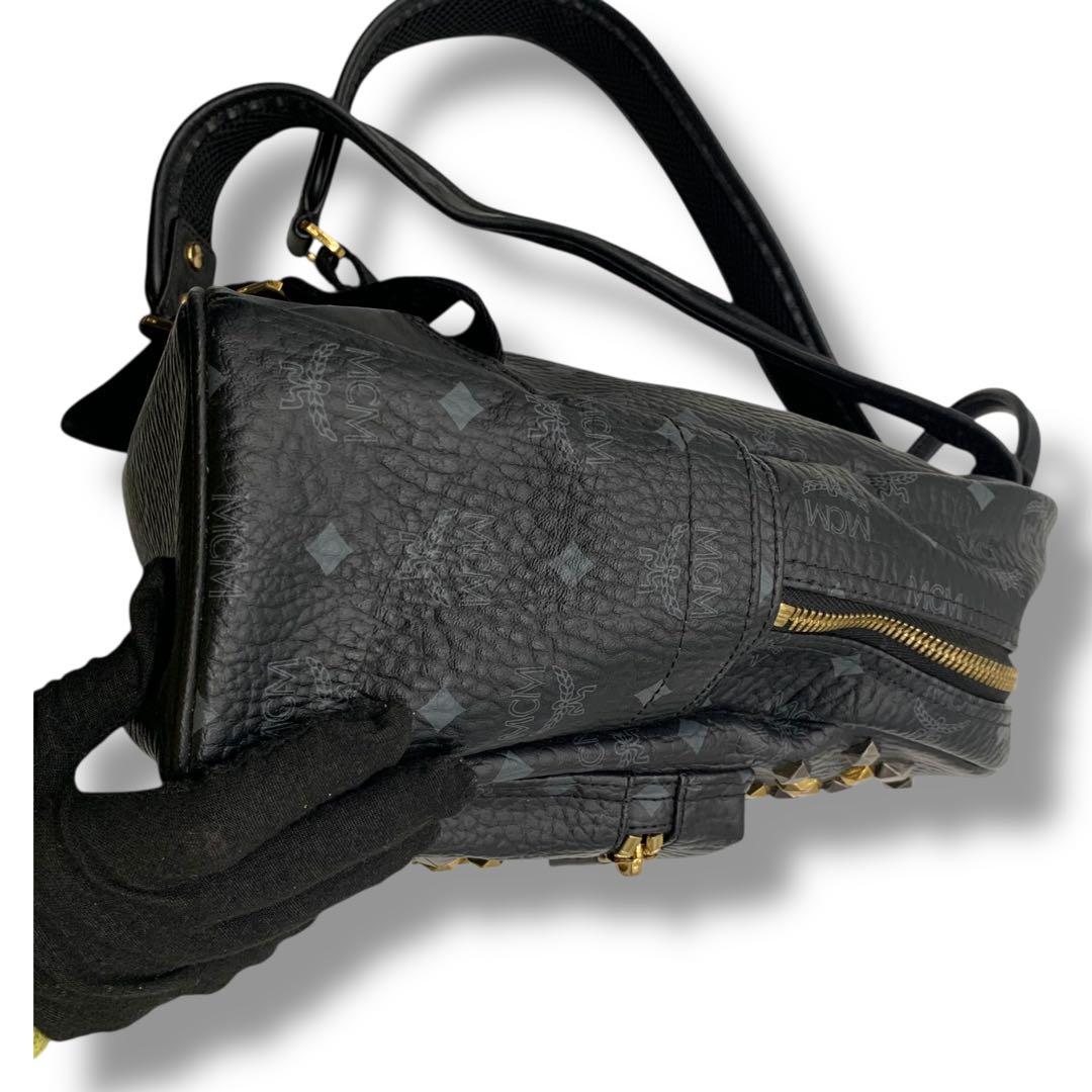 MCM リュック　レザー　スタッズ　黒　ブラック　総柄