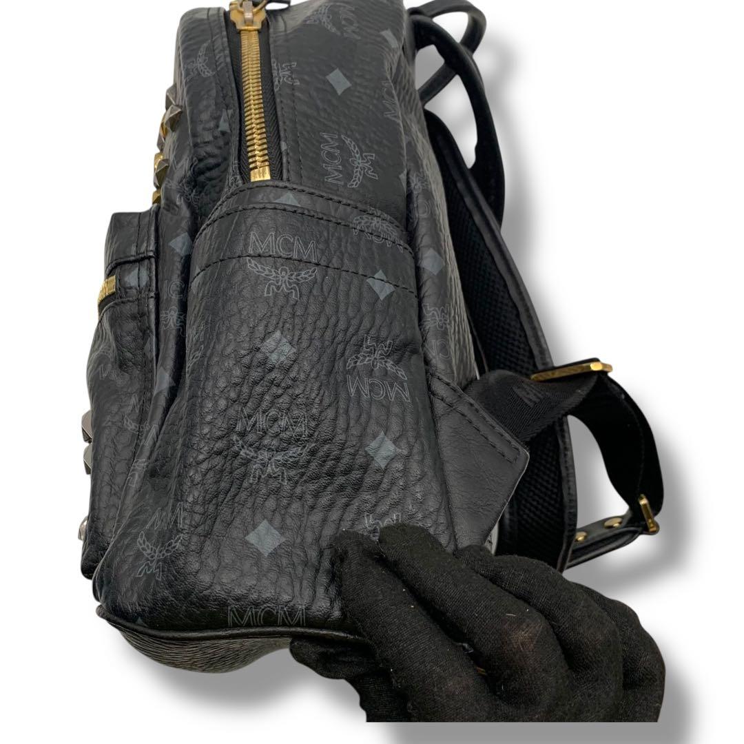MCM リュック　レザー　スタッズ　黒　ブラック　総柄