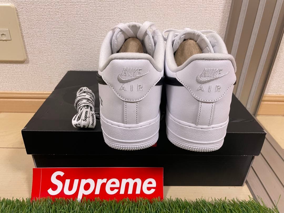 ぐ*ー様 最終値下新品未使用おまけ付シュプリームエアフォース1【CU9225-1