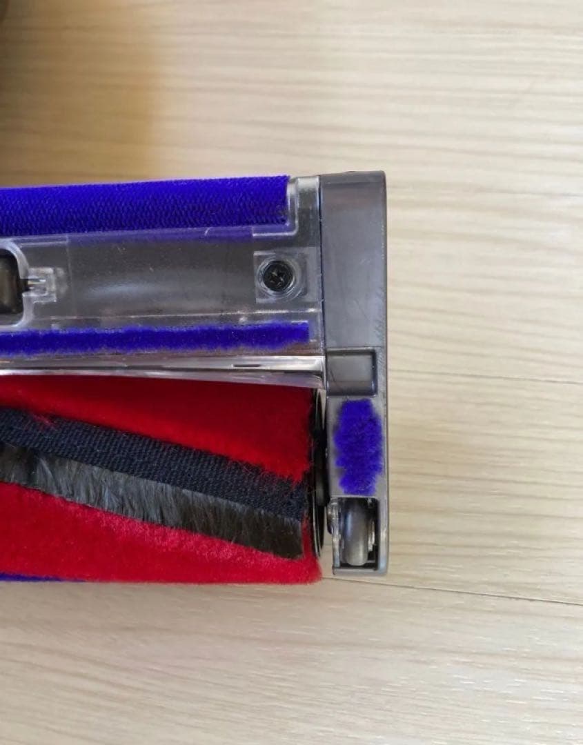 ダイソン掃除機　v8 slim ソフトローラークリーナーヘッド　美品