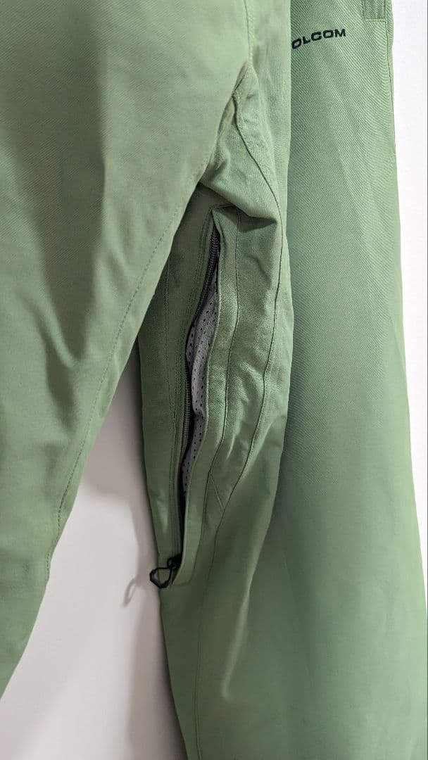 VOLCOM21-22 メンズスノーボードウェア