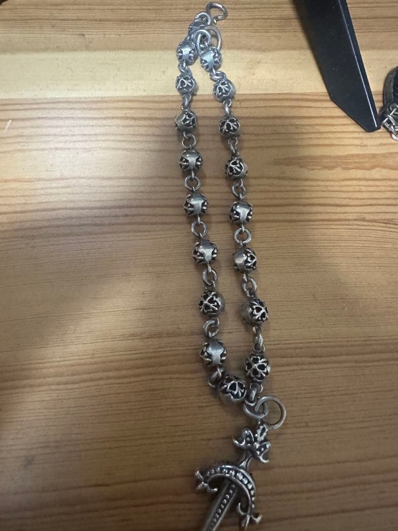 A&G クロスボールブレスレット ダガーチャーム付き