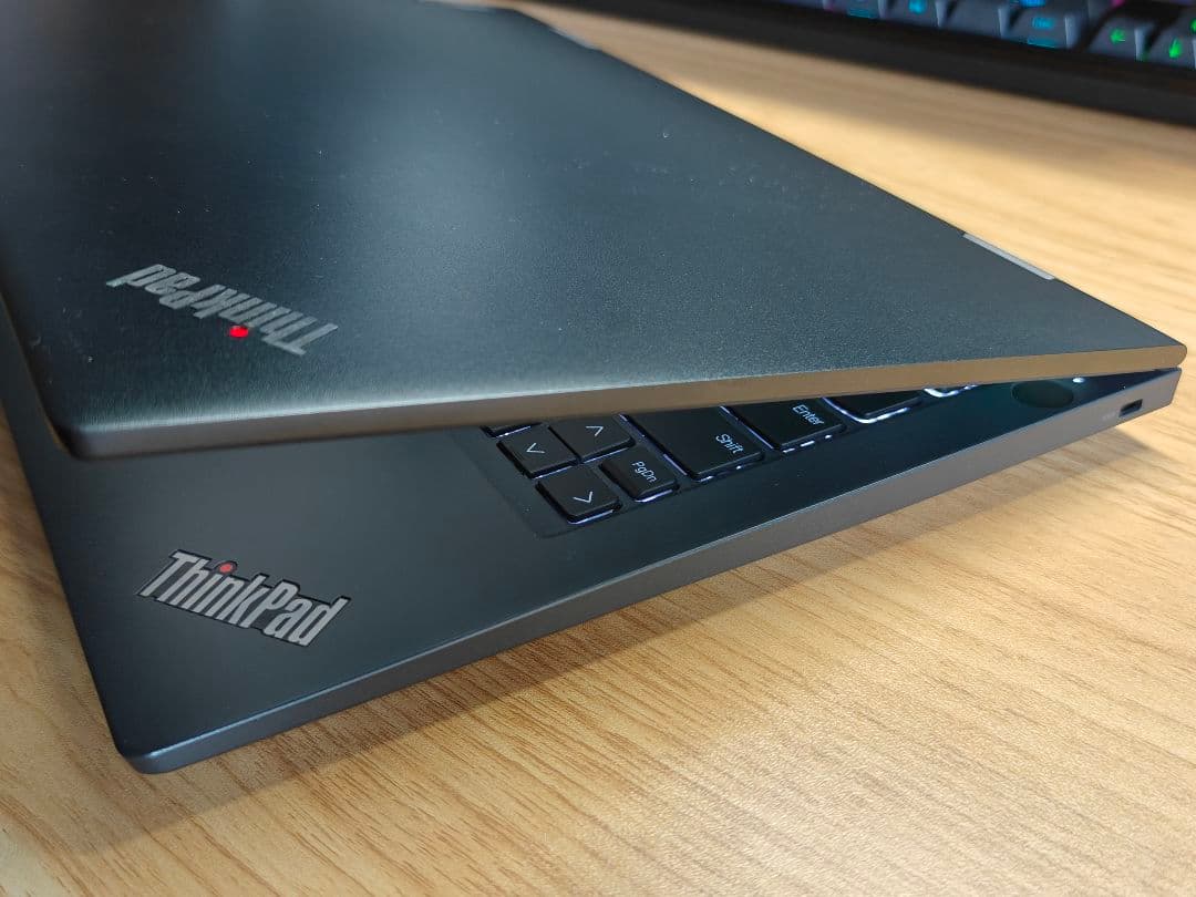 Lenovo ThinkPad neo 14 AMD 6800H 本体