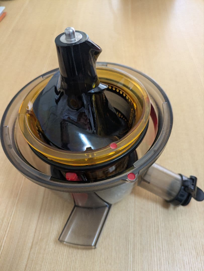 Kuvings ホールスロージューサー レッド