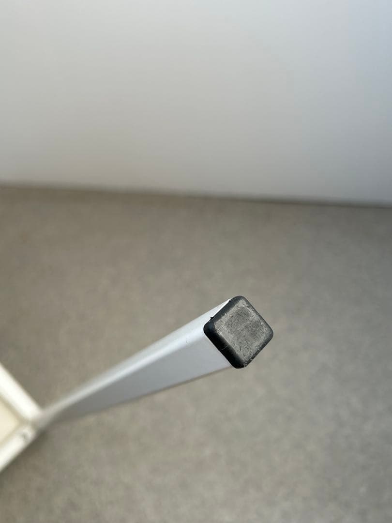 イタリア　LIVIT ULTRA スタッキングチェア　ダイニングチェア 椅子