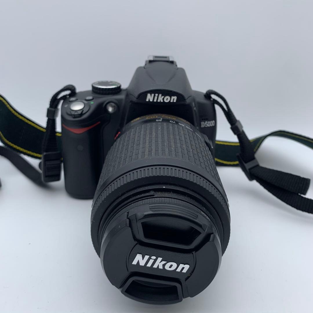 Nikon D5000 デジタル一眼レフカメラ