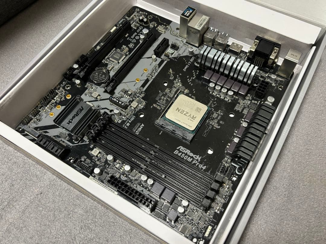 B450マザーボードとRyzen 7 3800XT DDR4 16GBメモリ