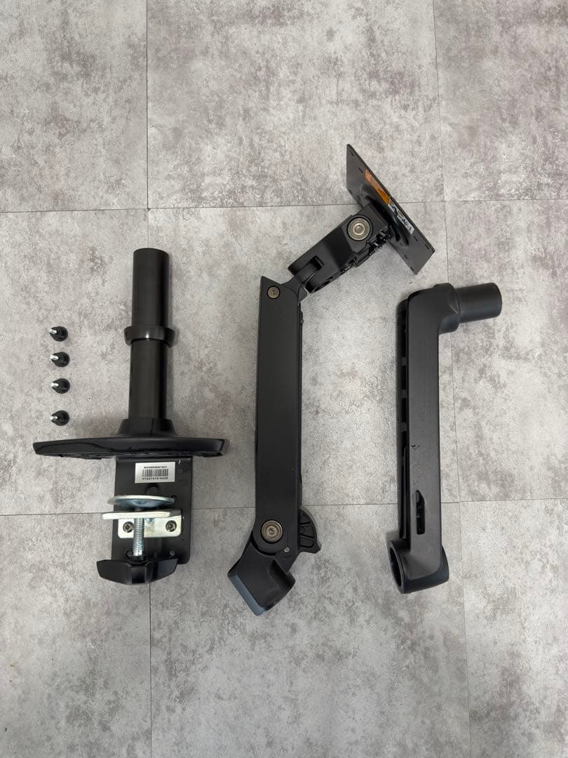 Amazonベーシック モニターアーム シングル