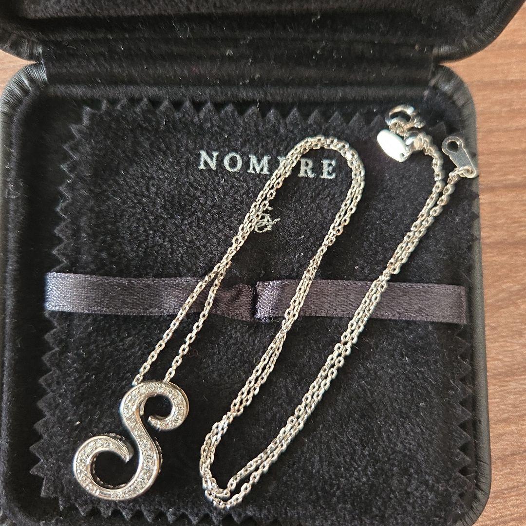 ゆきざき　NOMBREアルファー イニシャルペンダント　ホワイトゴールドWG18