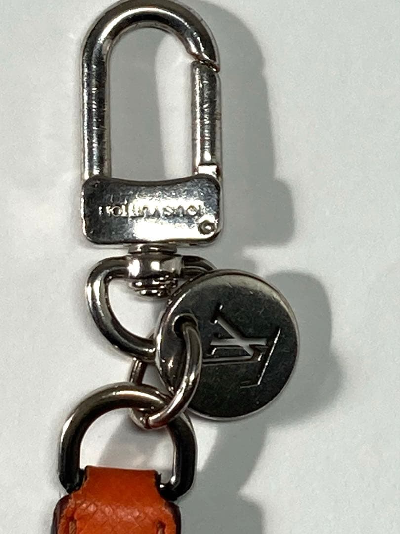 ルイヴィトン　タイガラマ　クレ　スリム　ドラゴンヌ　キーホルダー　チャーム