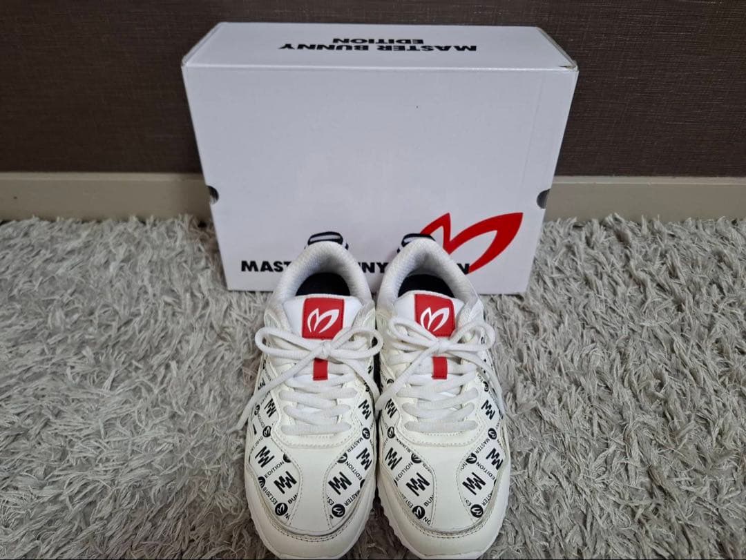 美品マスターバニー モノグラム柄 23.5cm 白