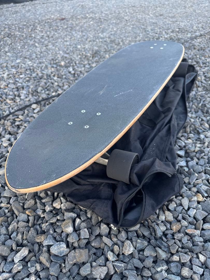 サーフスケート　カーバー 女性グラフィック