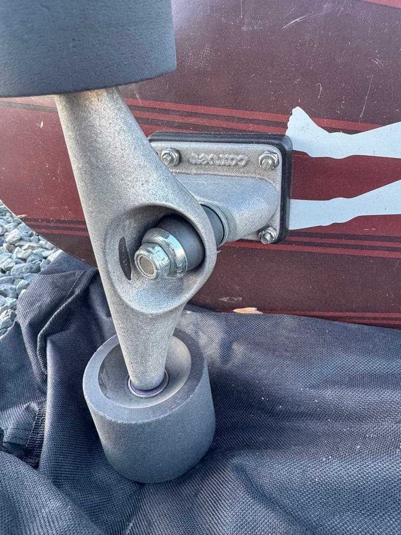 サーフスケート　カーバー 女性グラフィック