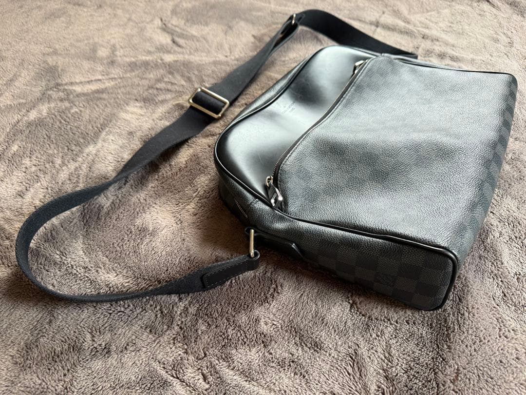 ルイヴィトン デイトンMM ショルダーバッグ ダミエグラフィット N41409