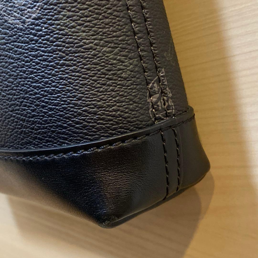 ベルルッティ ショルダーバッグ エスカパード シグネチャーキャンバス