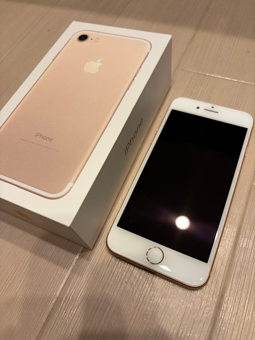 ⭐️美品⭐️iPhone8 ゴールド 64GB 送料込み