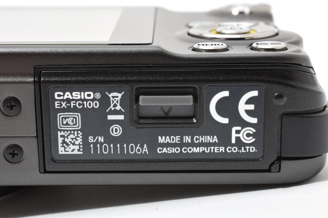 カシオ　CASIO EXILIM EX-FC100 コンパクトデジタルカメラ