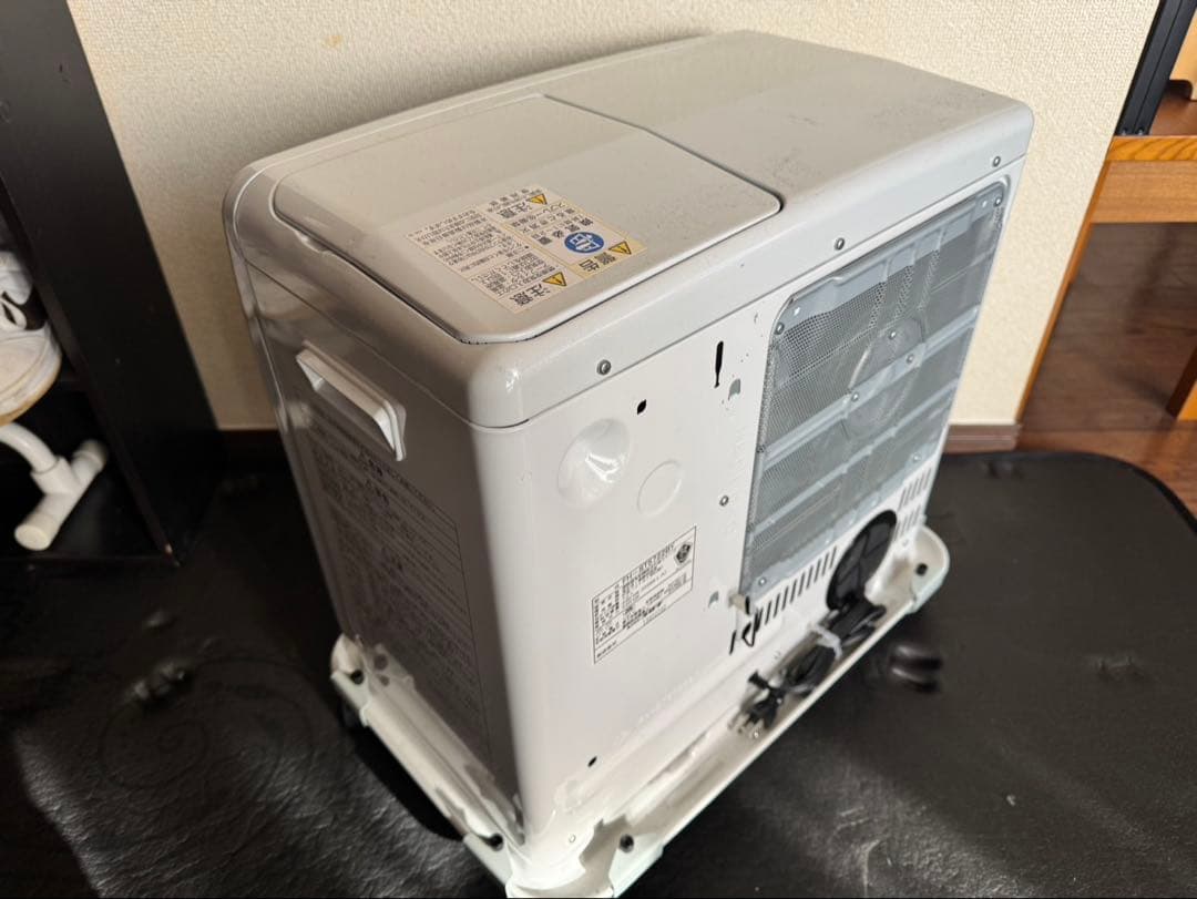 石油ファンヒーター　コロナ　キャスター台付き