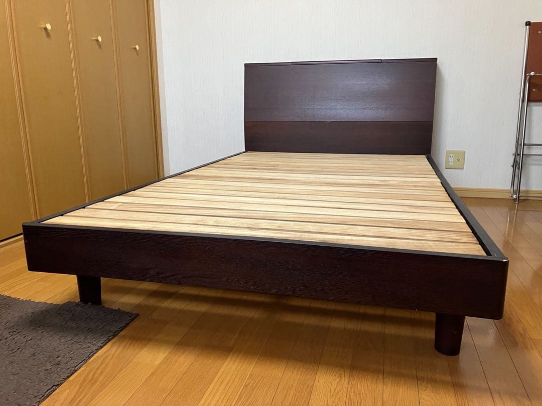 ダークブラウン セミダブルベッドフレーム