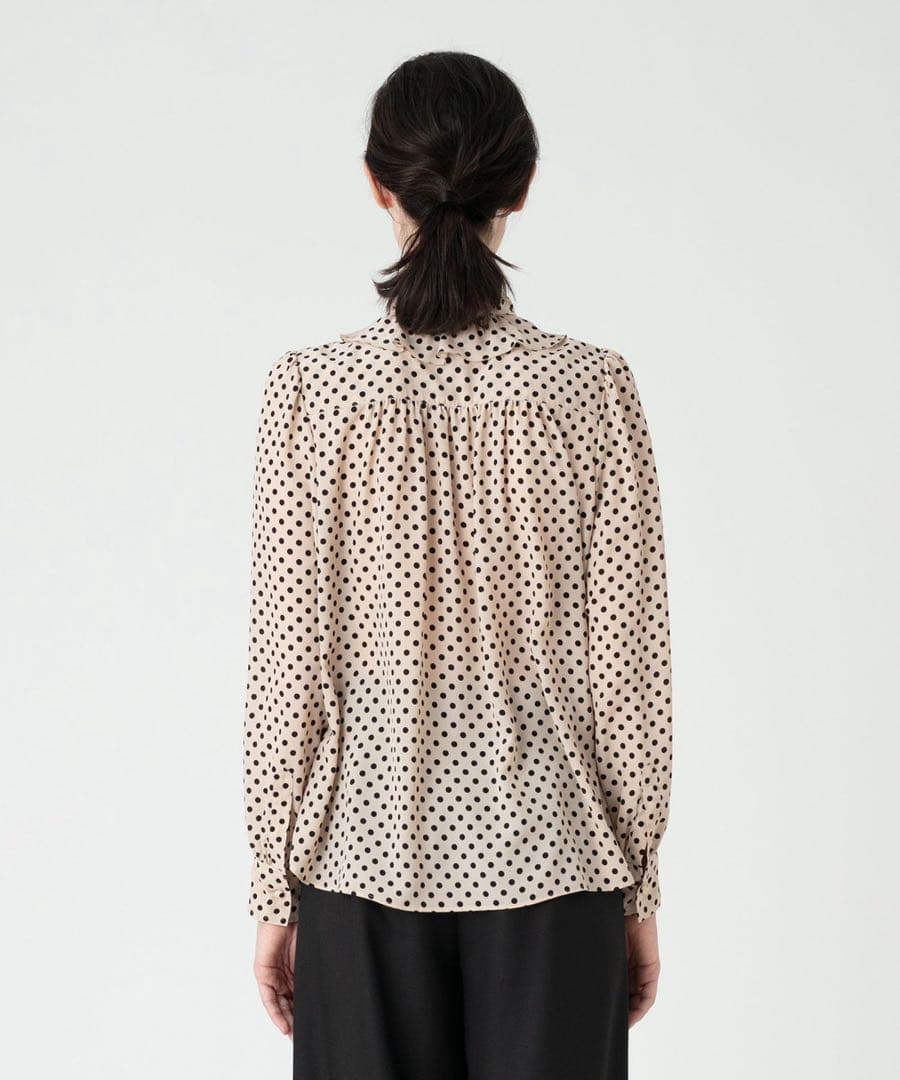 ルルウィルビー　デシンドットフリルボウタイブラウス　ベージュ　アルアバイル