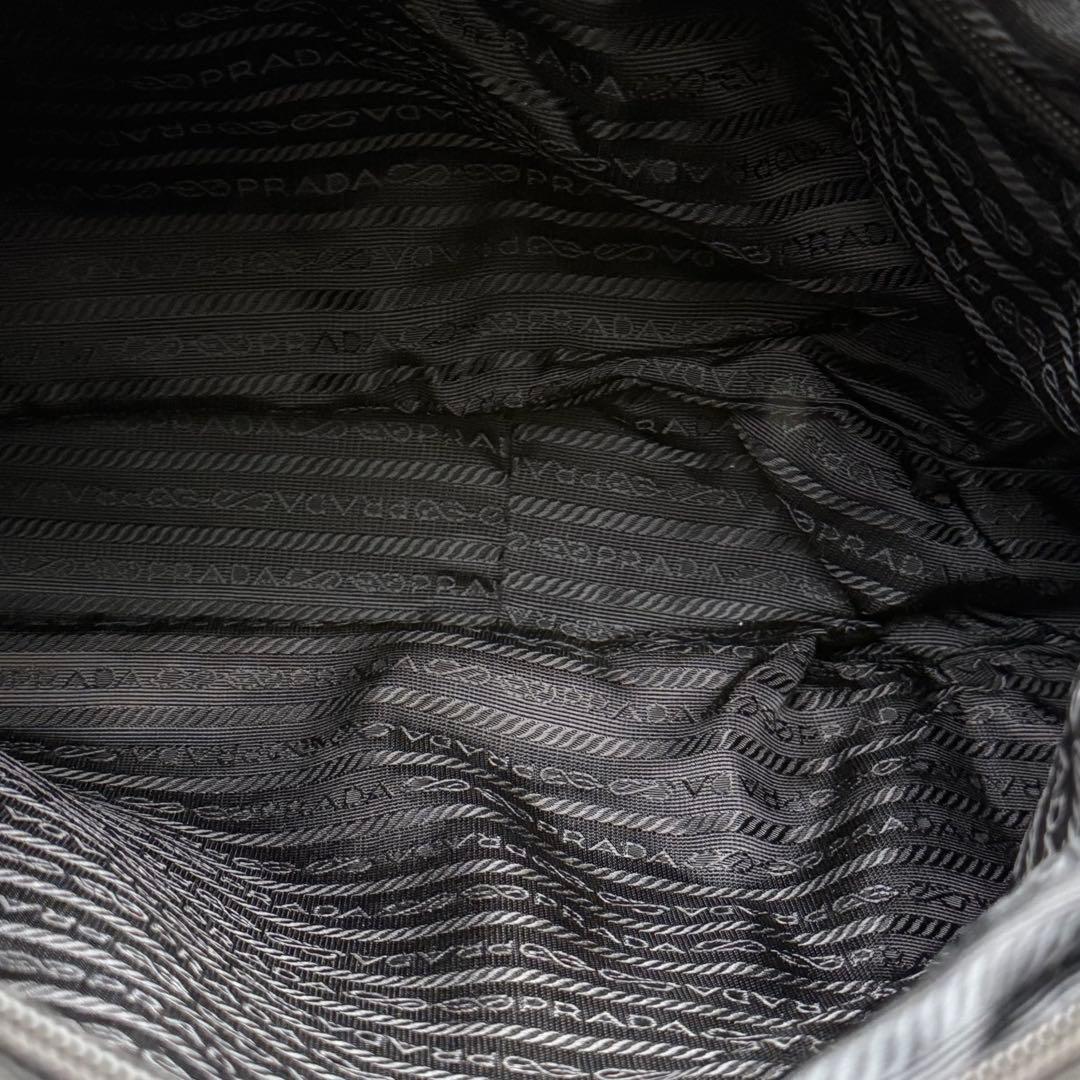 PRADAプラダ 三角ロゴ メンズ ショルダーバッグ サフィアーノ 白タグ
