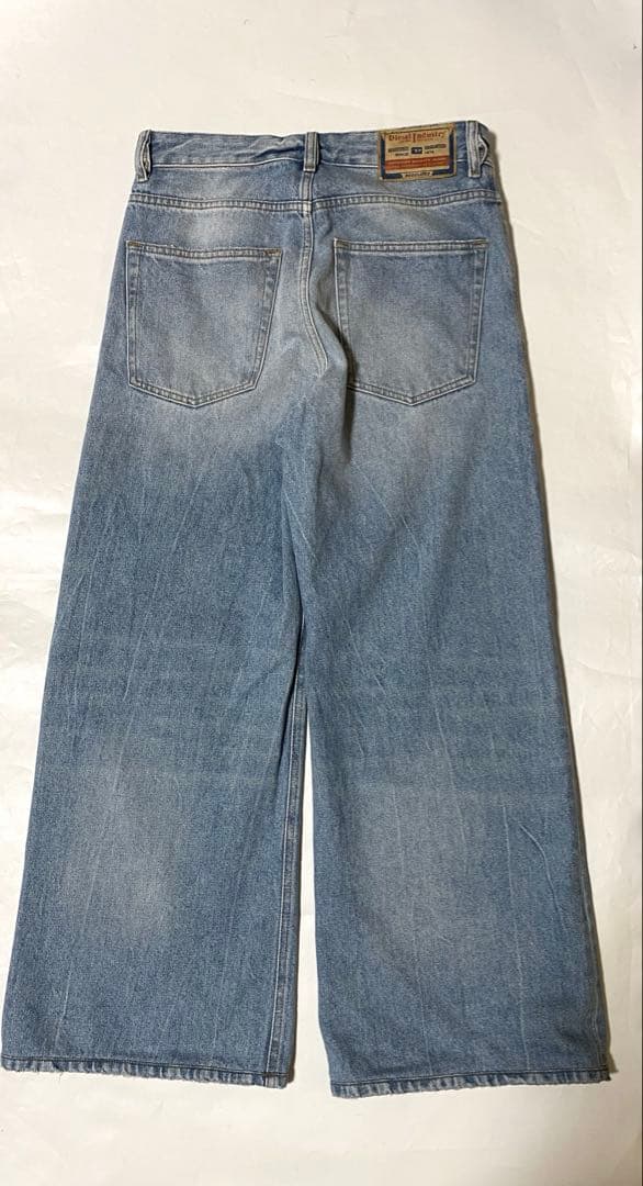 Diesel 1996 D-Sire デニムルーズフィット　W23 ライトブルー