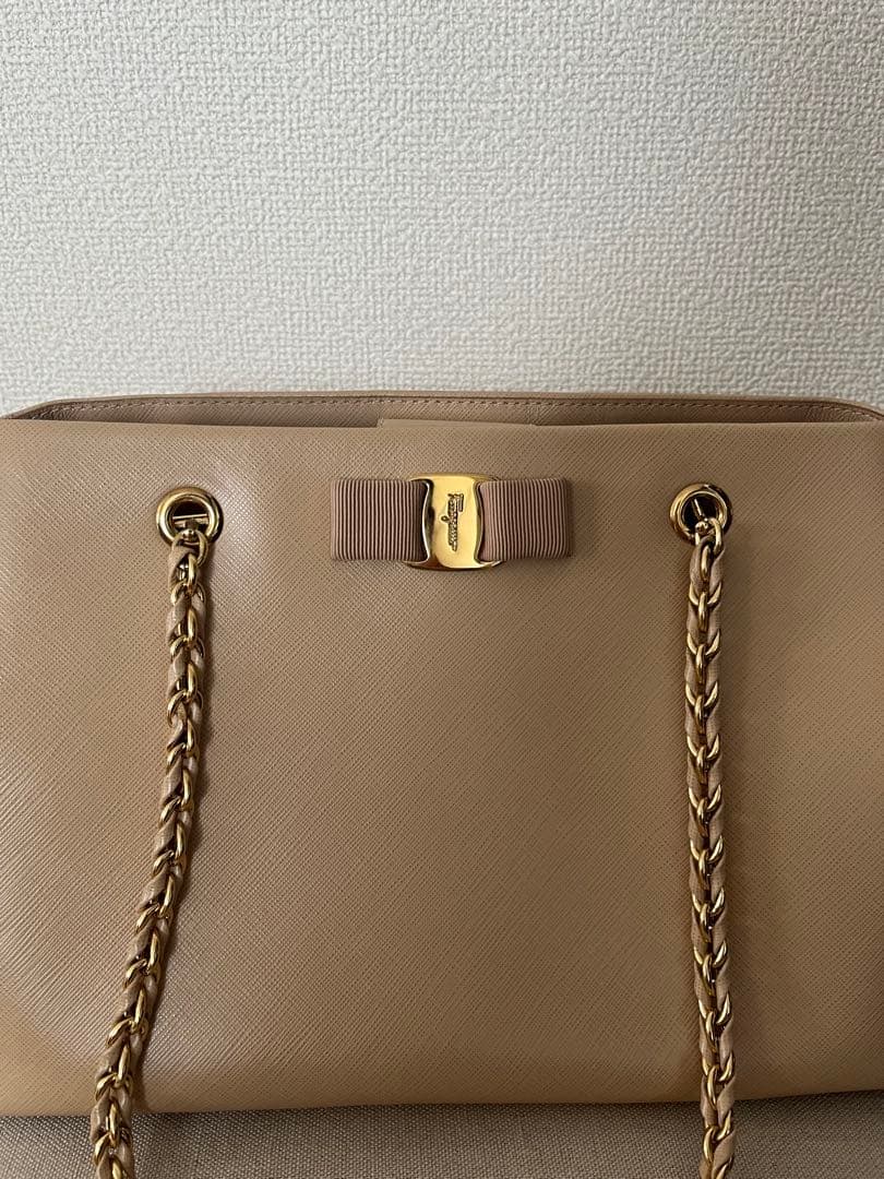 【値下げ済】【美品、付属品あり】ヴァラリボンバッグ