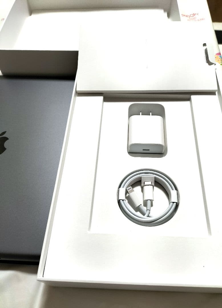 【美品】Apple iPad 第9世代　64G スペースグレイ　本体