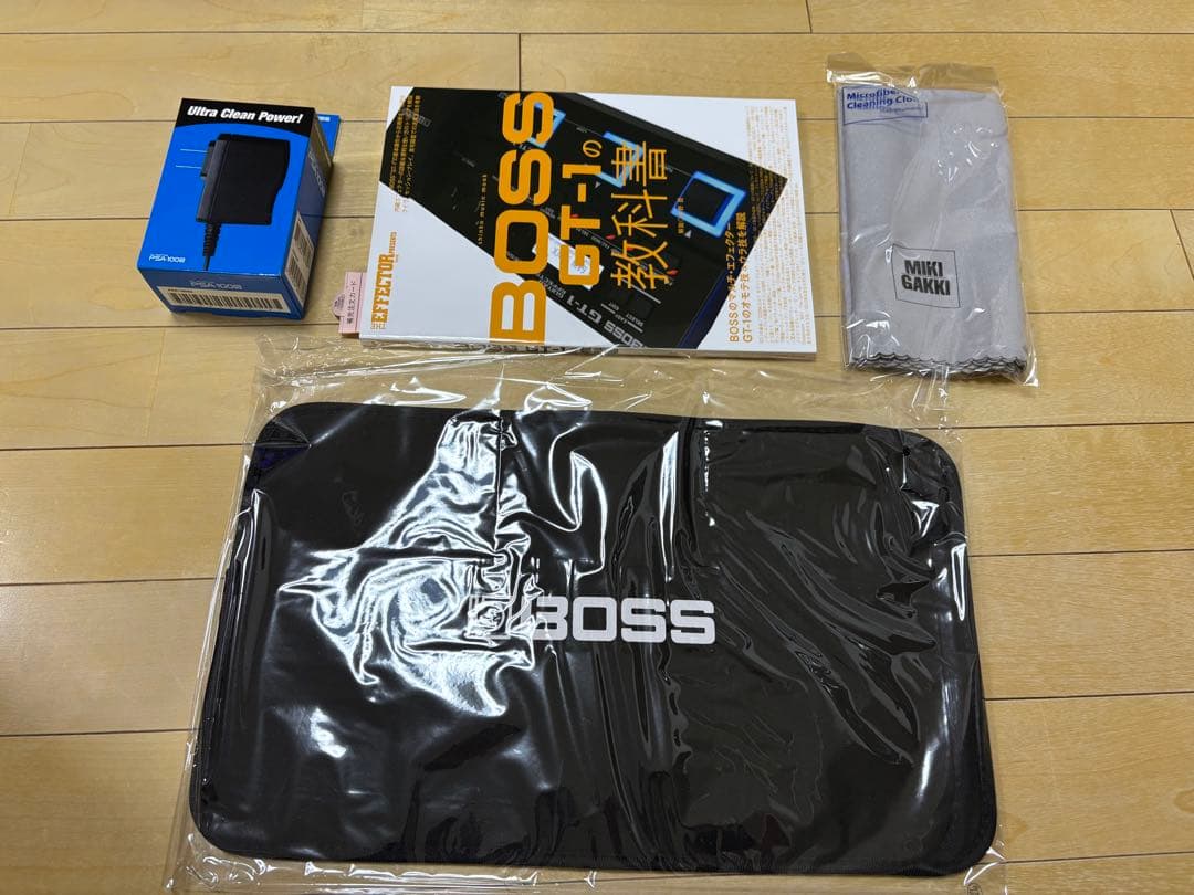 BOSS GT-1 + 純正アダプター + 教科書 +スリーブケース+クロス