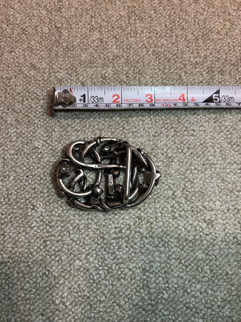 ELLIOT RHODESのベルトのバックル　スカルとバラ