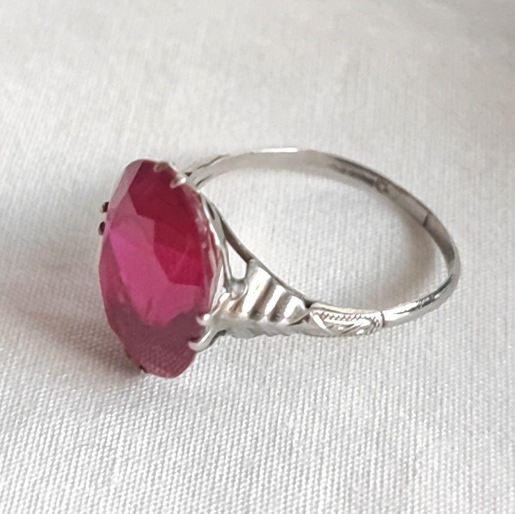 ルビー　アンティーク　ヴィンテージ　オーバルカット　ビンテージリング