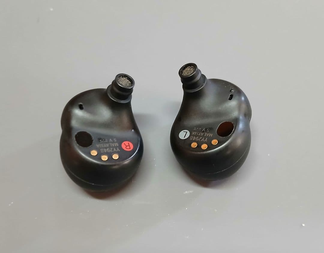 SONY　WF-1000XM4　ワイヤレス　ノイズキャンセリング　イヤホン　④