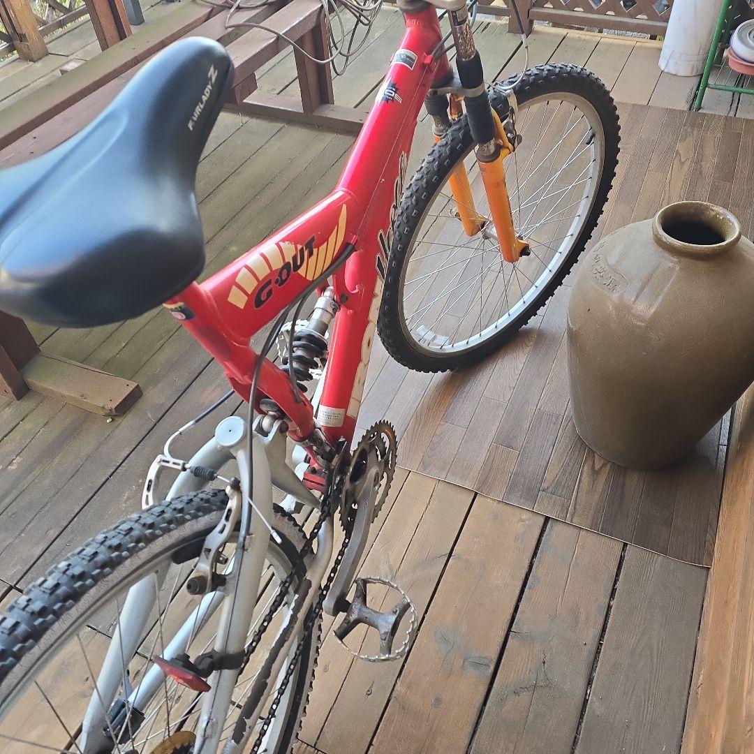 【ピッコロ】赤いマウンテンバイク