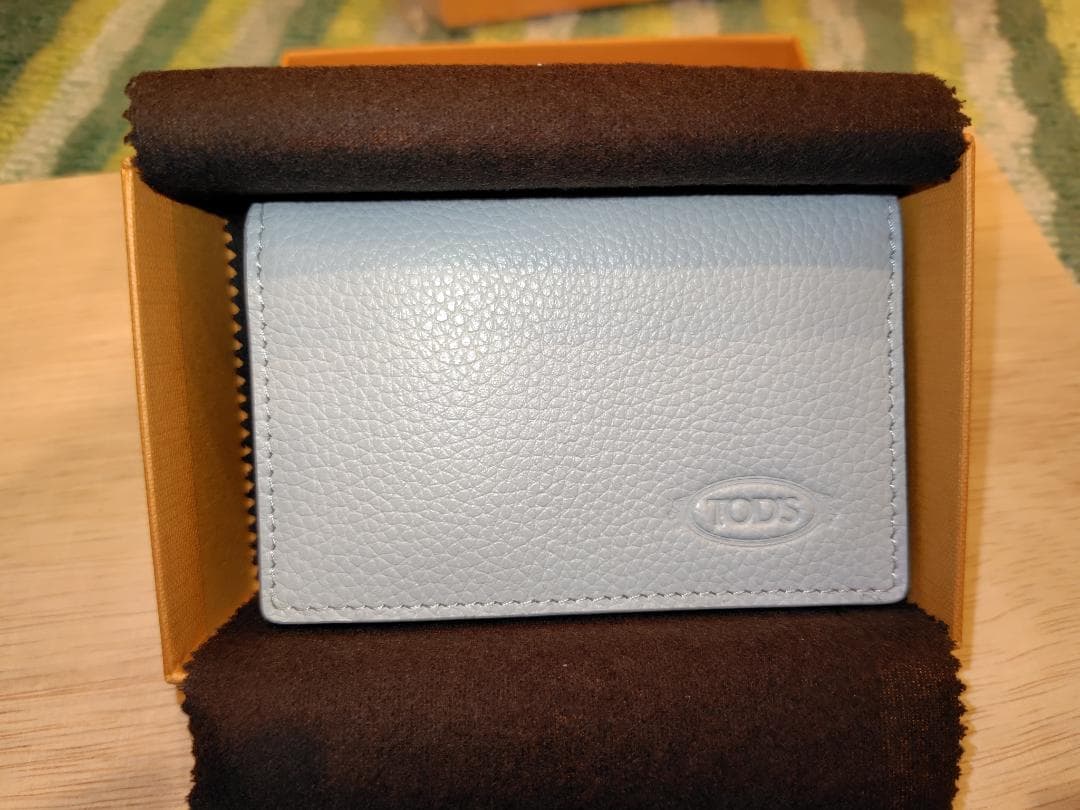 TOD'S 限定色名刺入れ（新品・未使用）